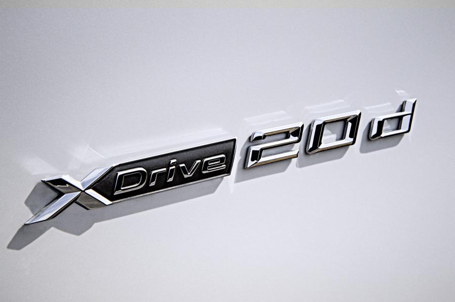 Логотип BMW X1 xDrive20d xLine (F48) 2015 года  (WW) (фото 6 из 59)